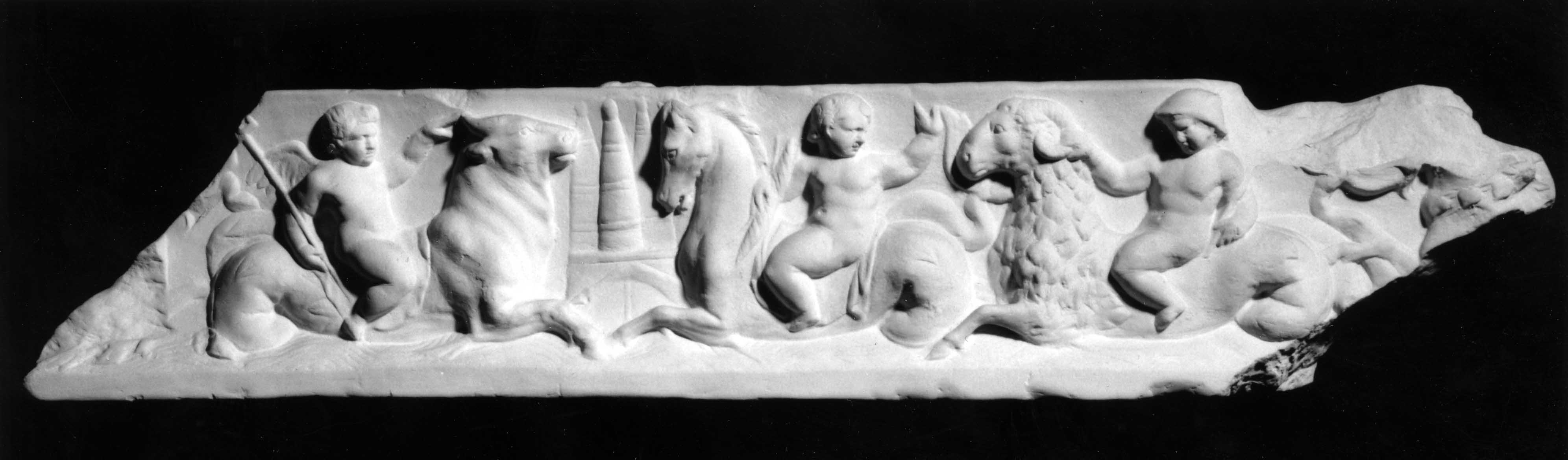 Eroten auf Seetieren mit Götterattributen (Hippokampen-Fries)