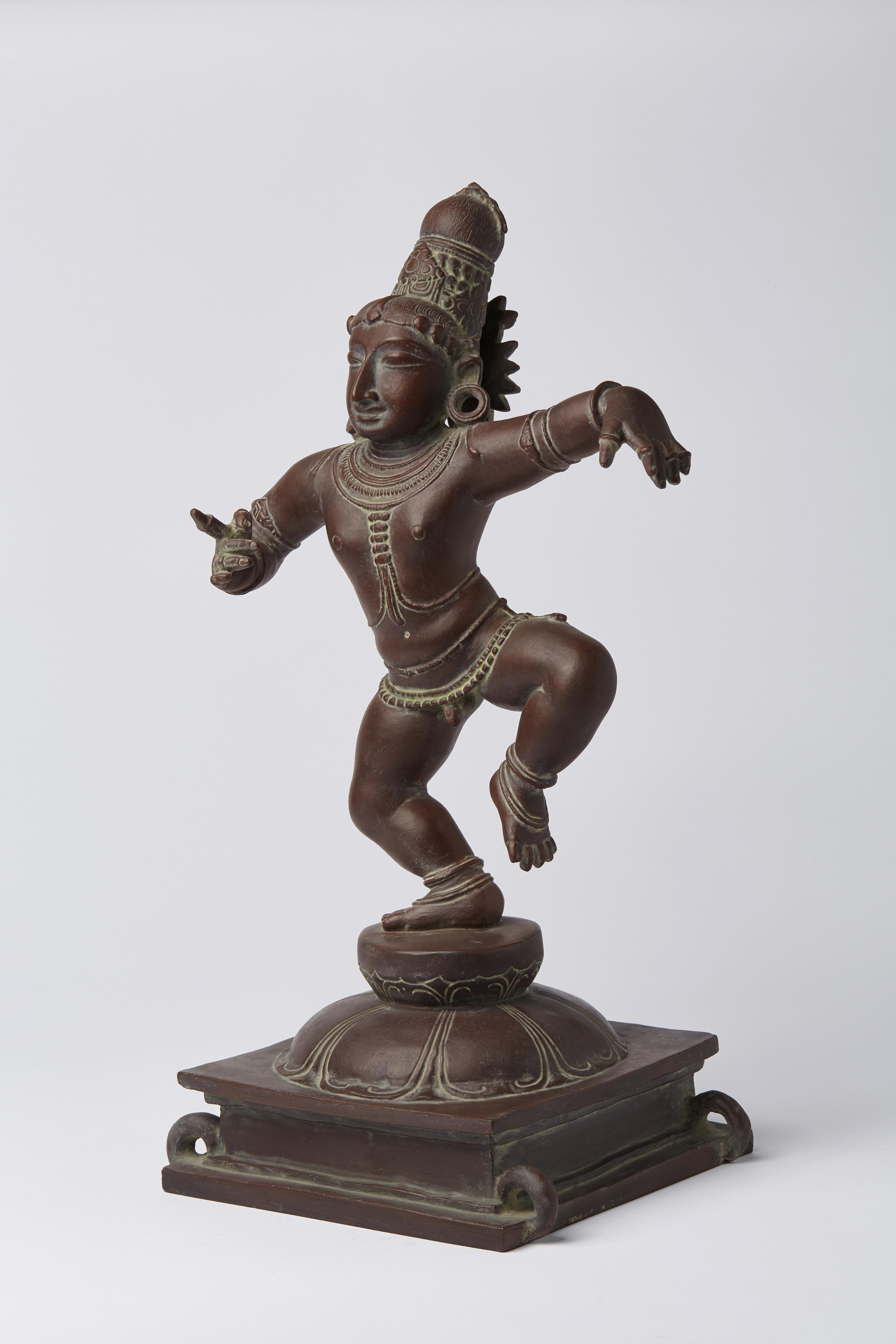 Krishna, tanzend