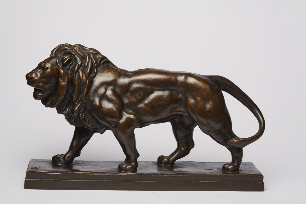Schreitender Löwe