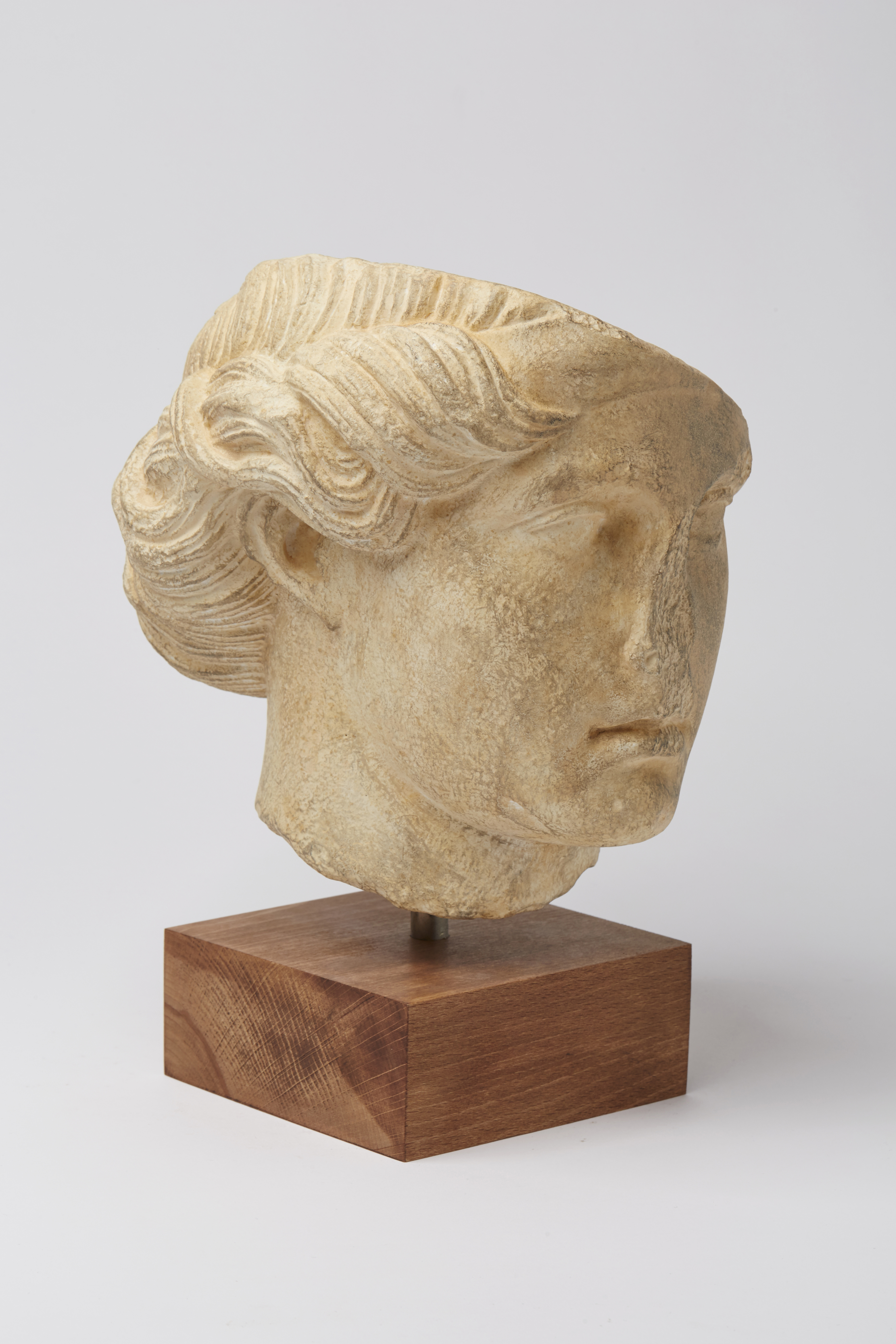 Young Woman wearing a Peplos (from R-00382)