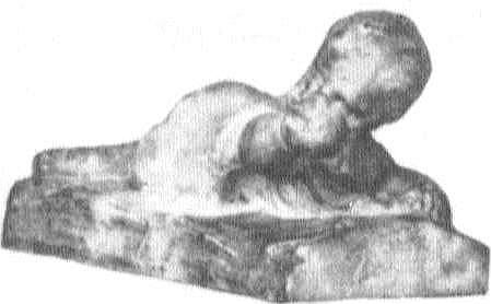 Putto, auf Bauch liegend