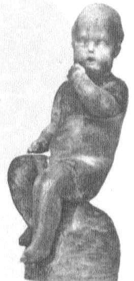 Putto, sitzend