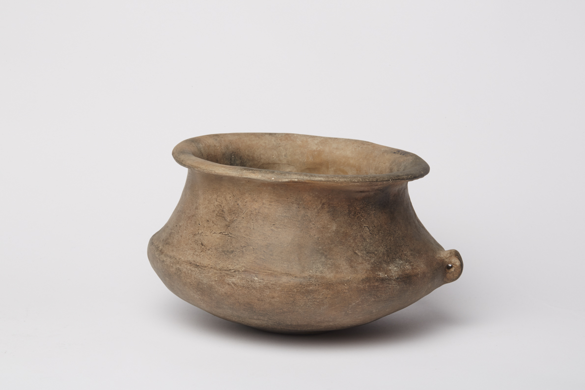 Becher, doppelkonische Wandung