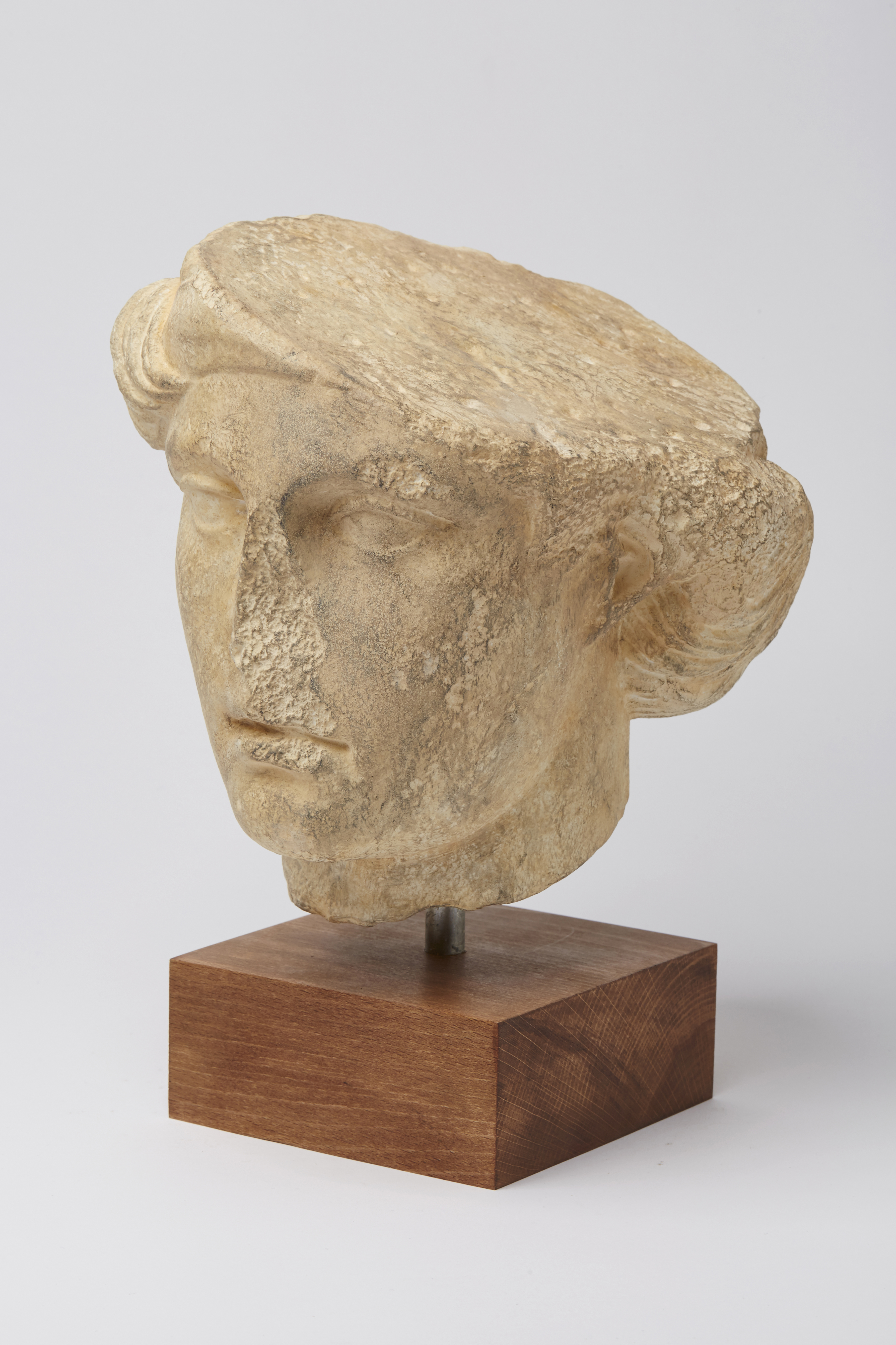 Young Woman wearing a Peplos (from R-00382)