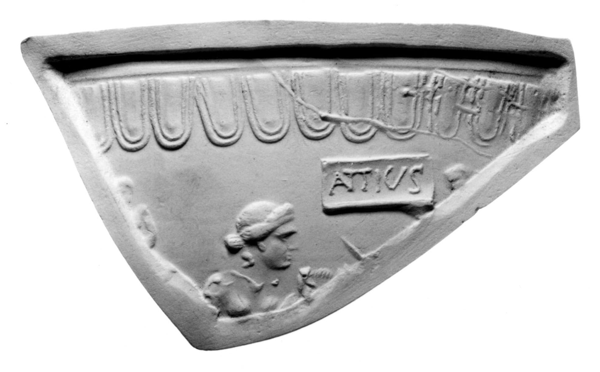 Ausguss aus römischer Formschüssel, Fragment