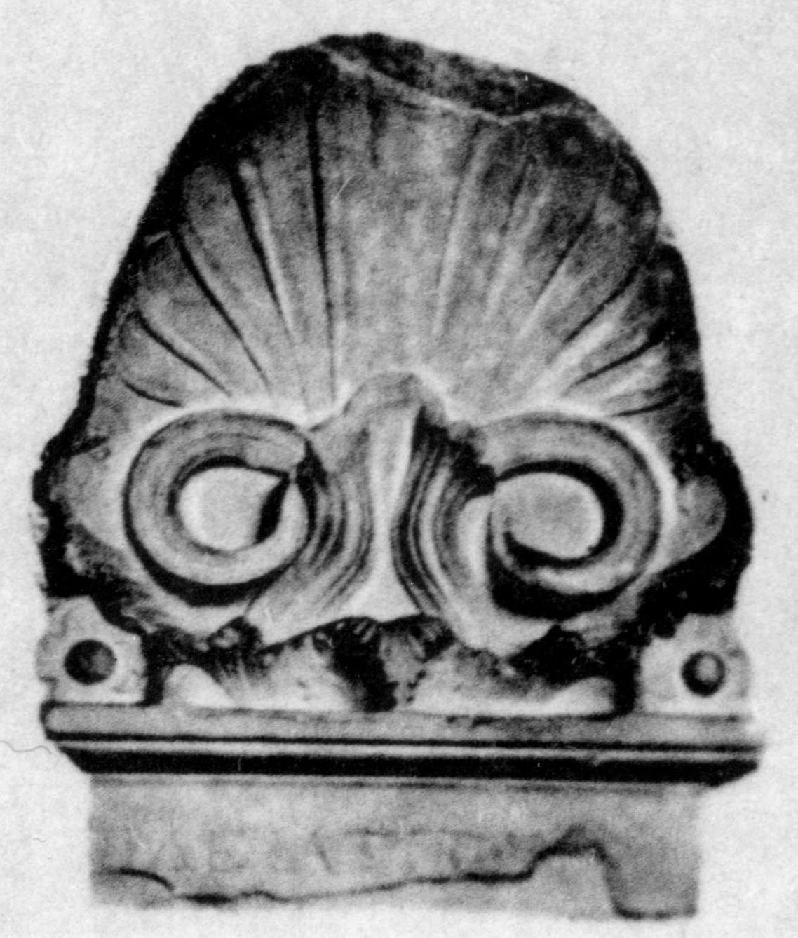 Akroterion der Grabstele der Hedeia