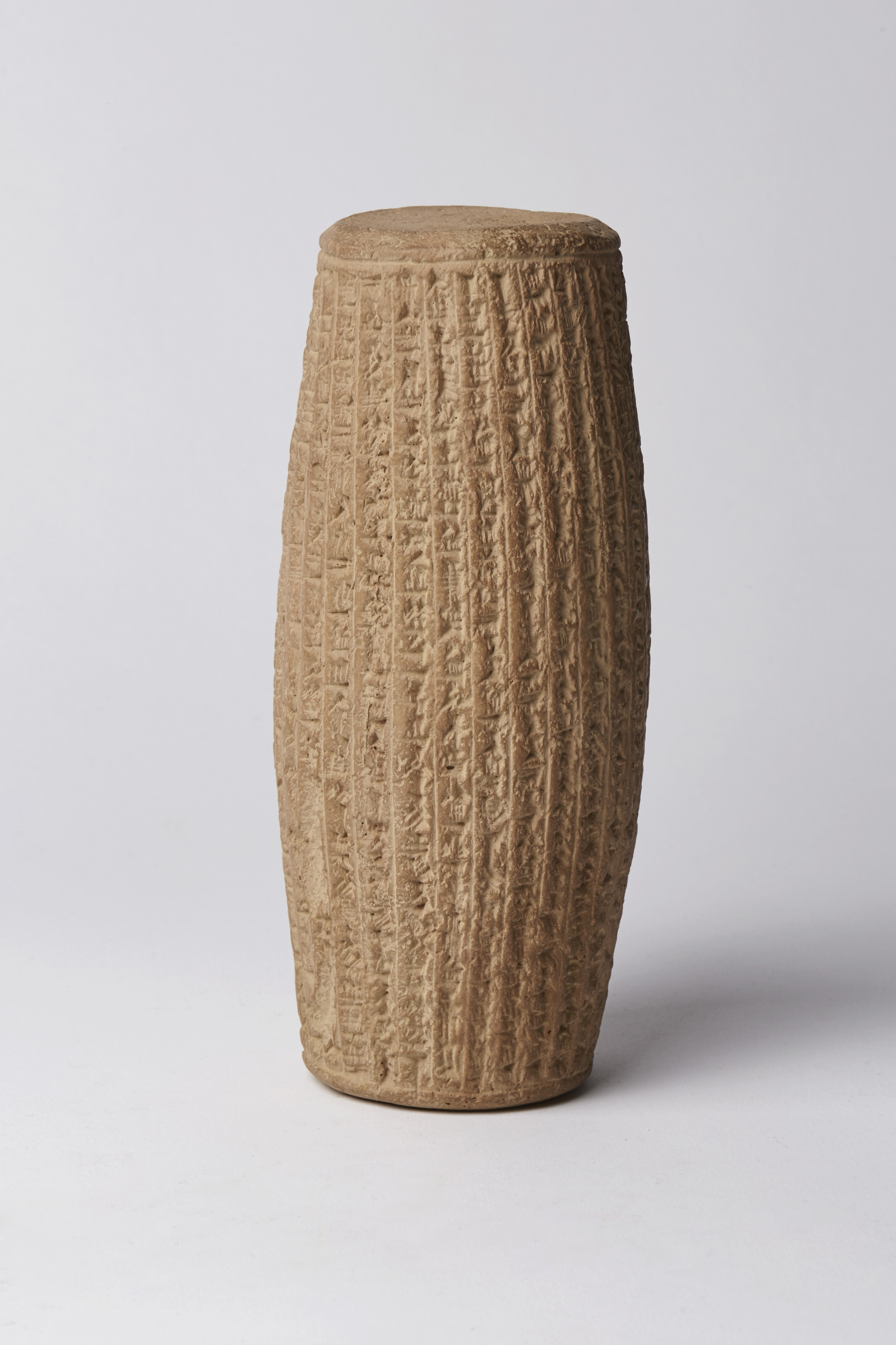 Bauinschrift des assyrischen Königs Assurbanipal (Tonfässchen)
